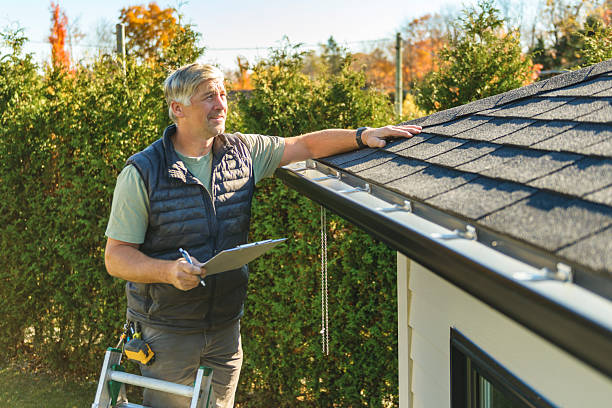 Professional Roofing technician working in Pittsburg, CA
